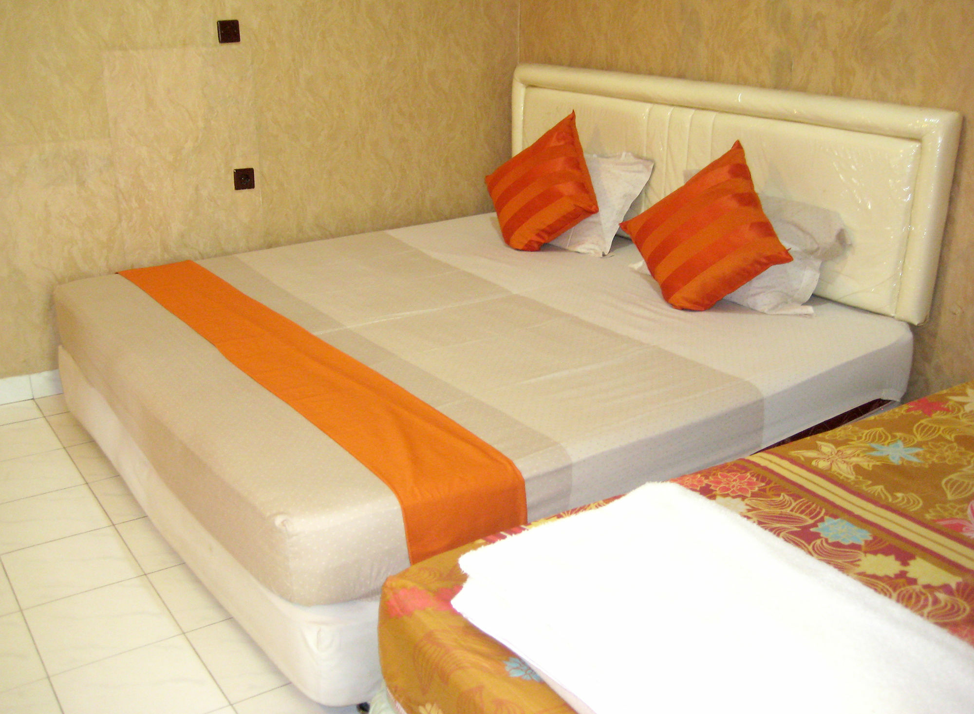 Hotel Orange Homes Syariah - Zuzu